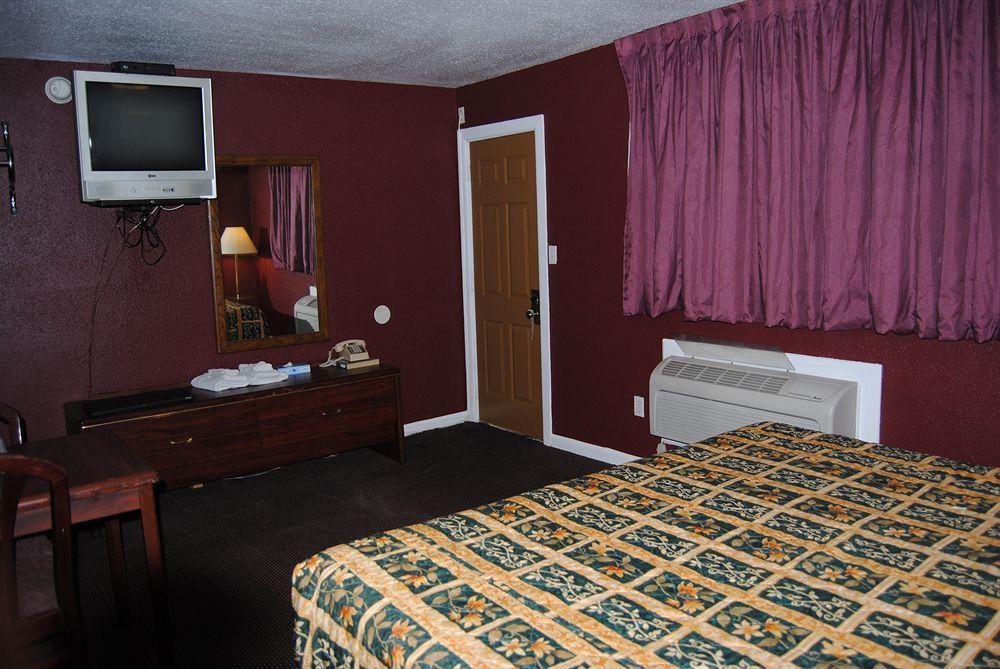 Relax Inn Of Medford Exterior foto