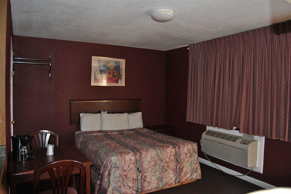 Relax Inn Of Medford Exterior foto