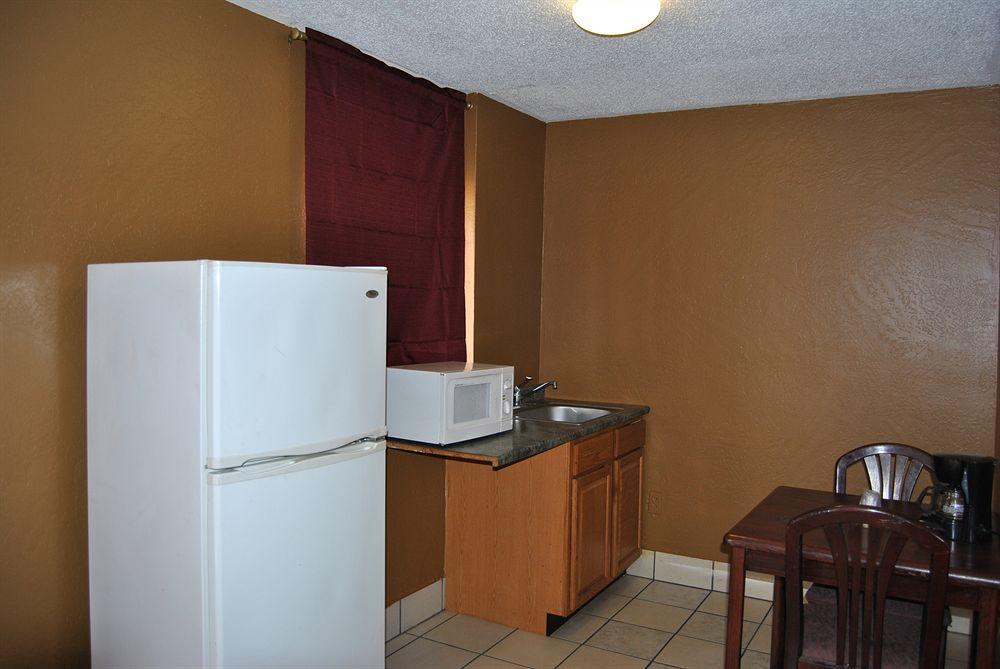 Relax Inn Of Medford Exterior foto