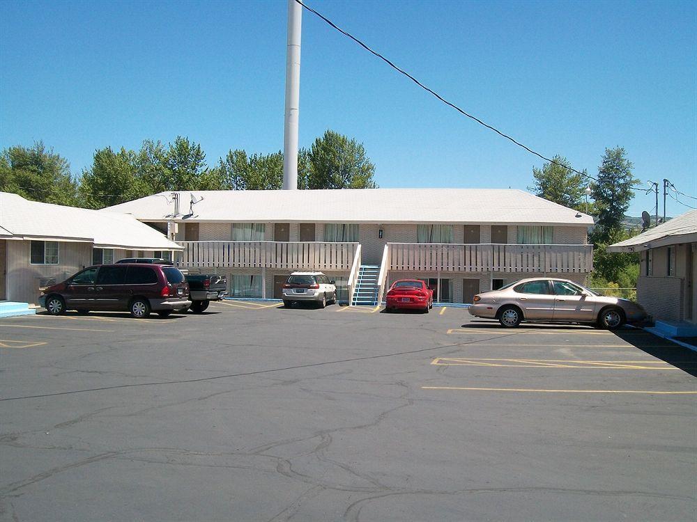 Relax Inn Of Medford Exterior foto