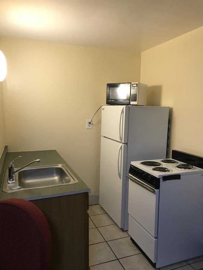 Relax Inn Of Medford Exterior foto
