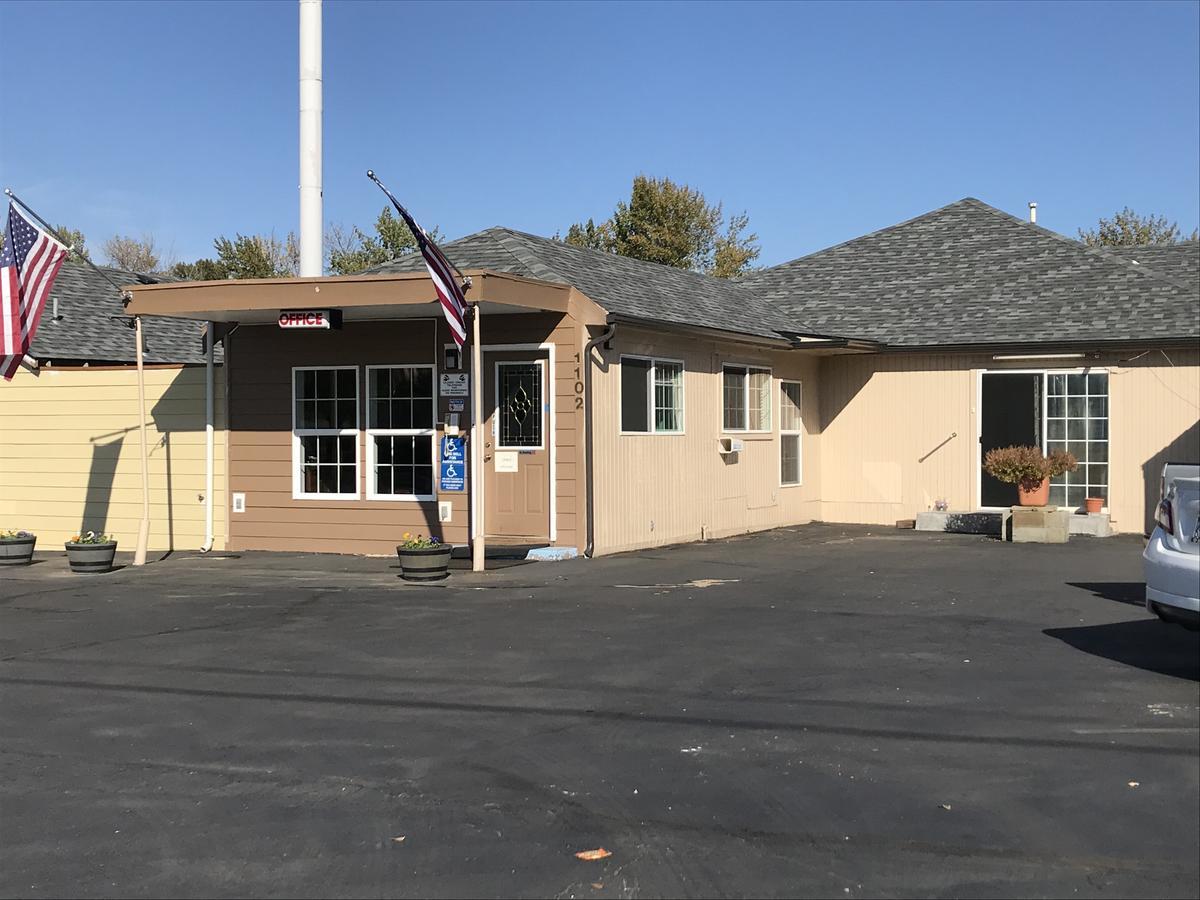 Relax Inn Of Medford Exterior foto